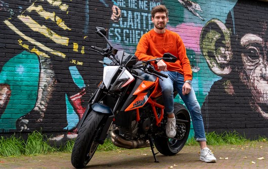 Auf dem Weg zum Sparziel - Sebastian spart für ein Motorrad & eine eigene Wohnung